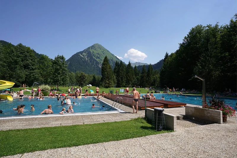Schwimmen in Schoppernau